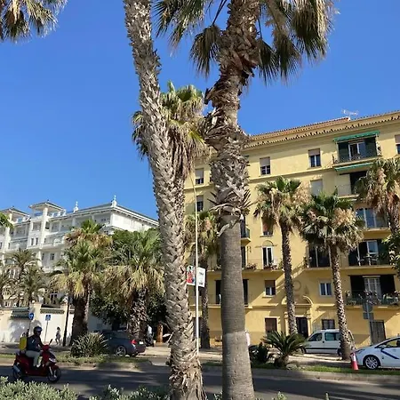 Exclusivo Bajo Frente Al Mar - Playa La Caleta Daire
